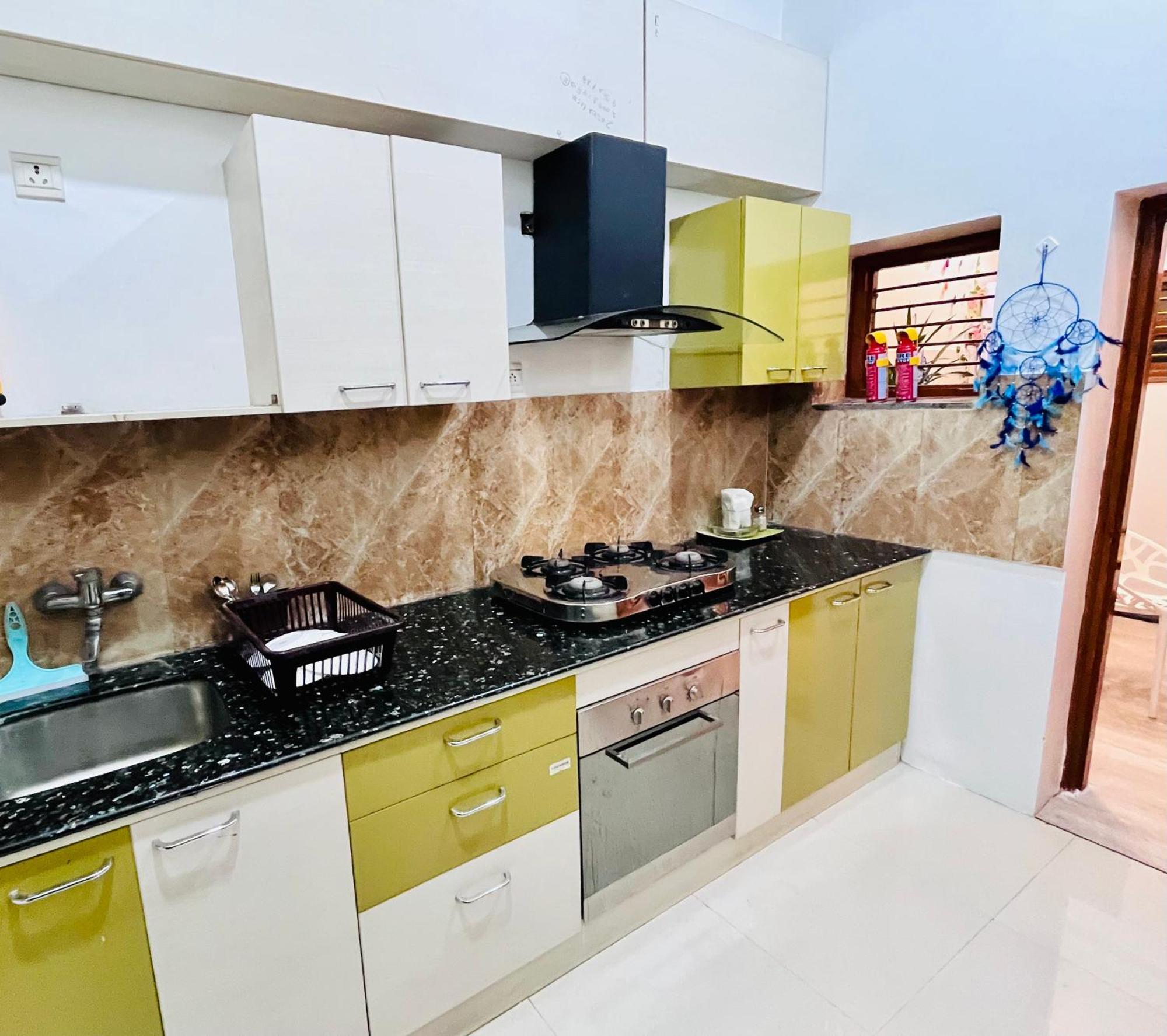 Villa Aha Luxury Stay - 3Bhk Villa With Garden & Parking *
